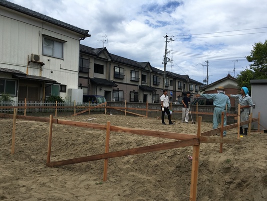 地鎮祭と土台敷き