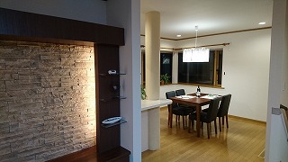 小新南展示場、３階建二世帯住宅のポカポカ実体感！